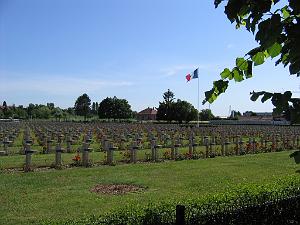CIMETIERES MILITAIRES 1944   (10)NECROPOLE DE CERNAY Source de Clement CHARRUT